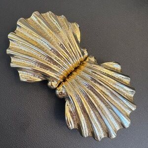 Vintage Jeanne 1991 Bouchever Shell Belt Buckle gold tone